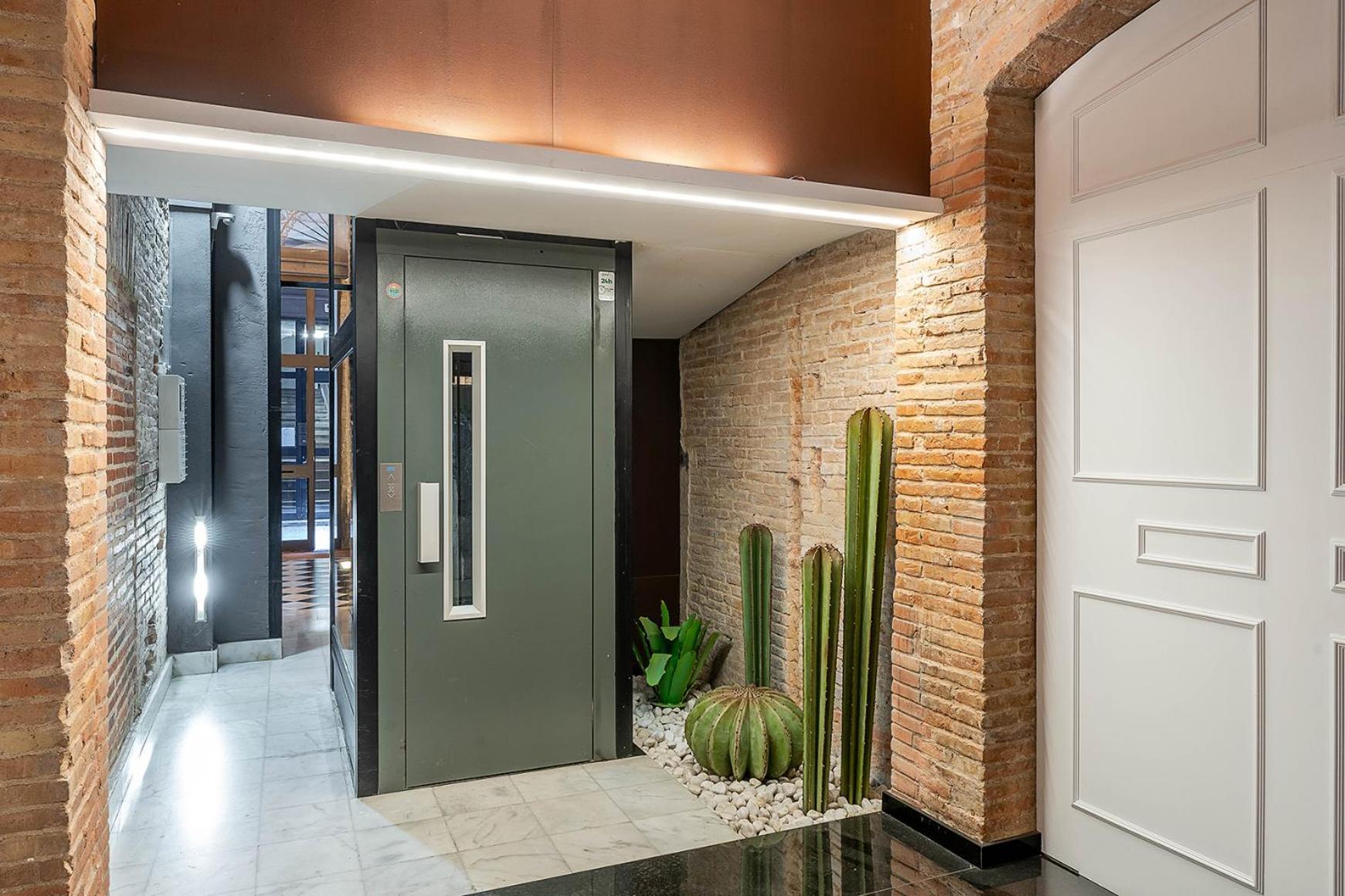 Enjoybcn Colon Apartments バルセロナ エクステリア 写真