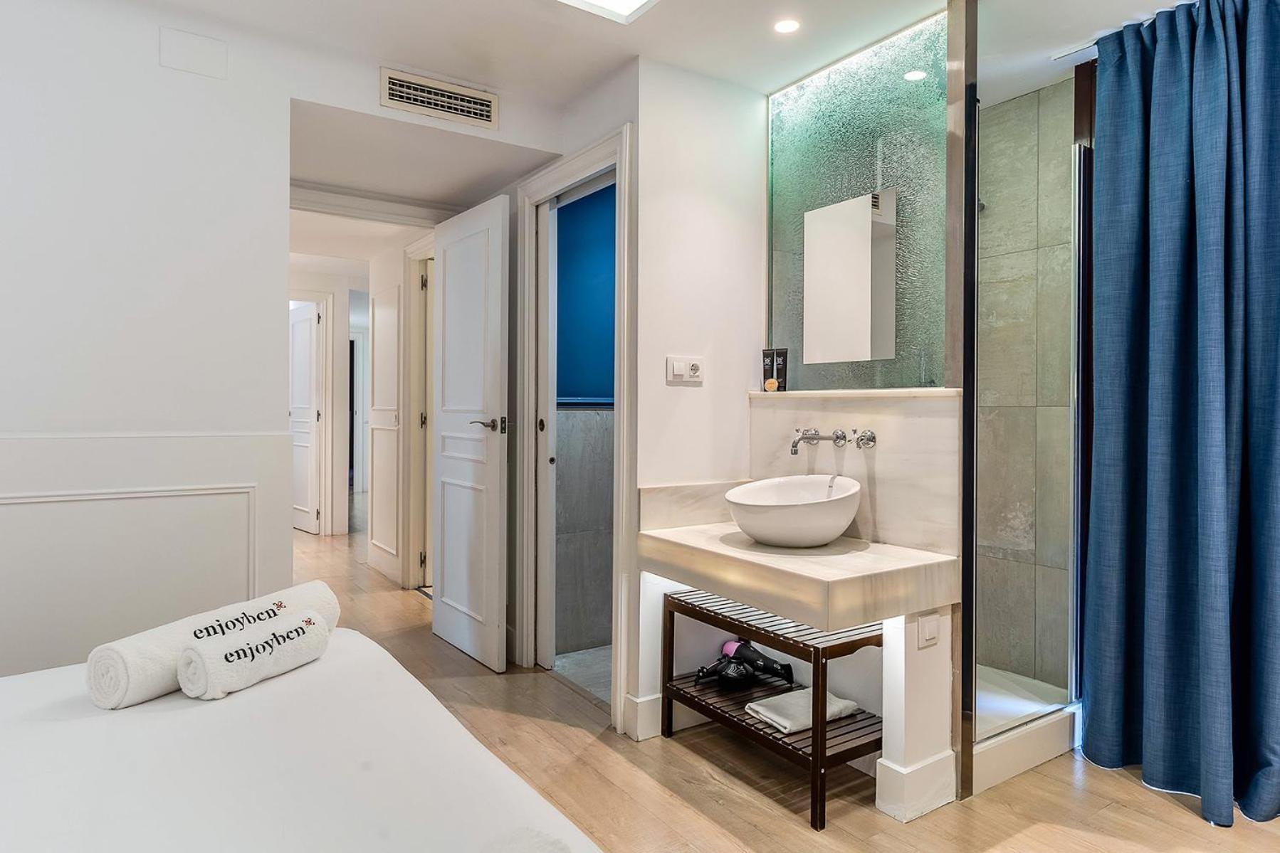 Enjoybcn Colon Apartments バルセロナ エクステリア 写真